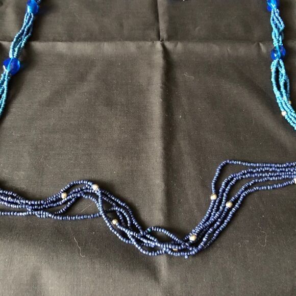 Cute Ombré Beaded Blue Necklace - Picture 2 of 7